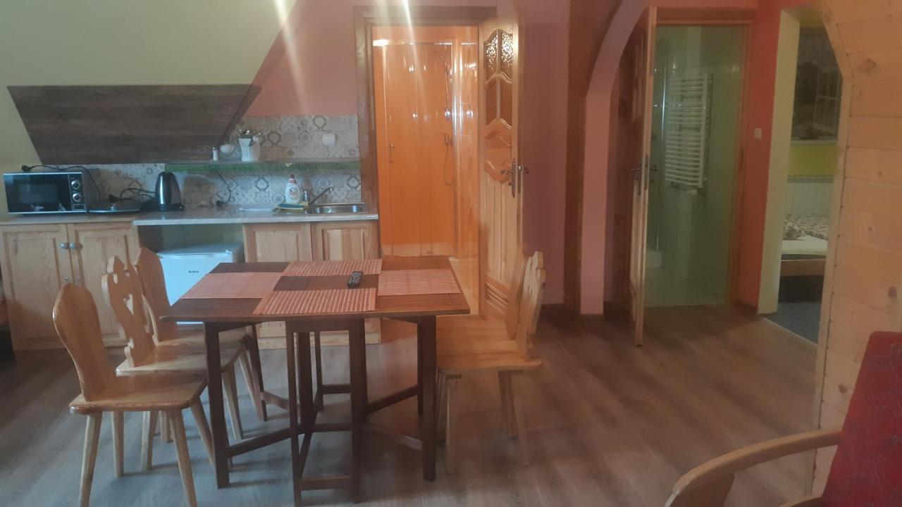 Apartamenty I Pokoje Goscinne Nowita Zakopane Exterior foto